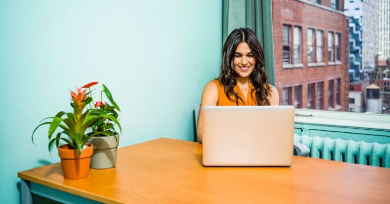 Pc - Woman Using Laptop